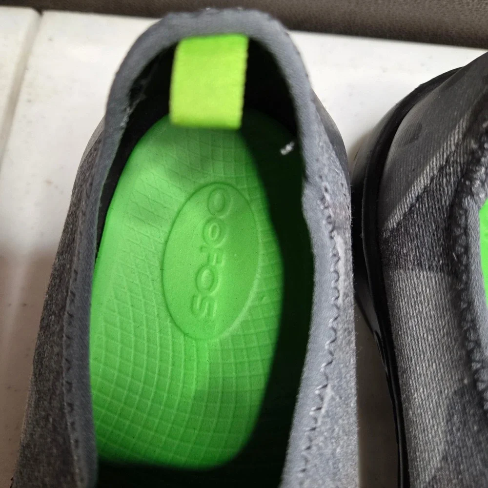 OOFOS Women's or Youth Gray Camouflage Eezee Slip On Shoes Size 6/37